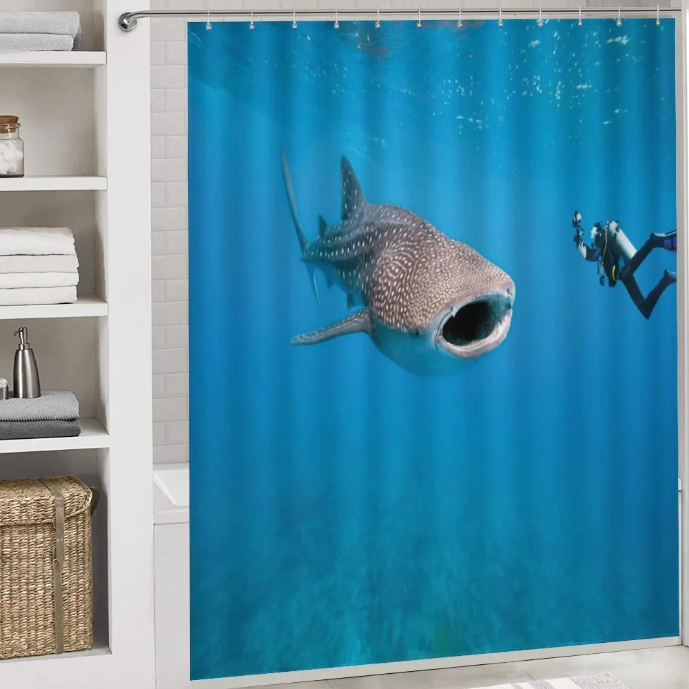 Giant Fish Ocean Diving — Detail 4