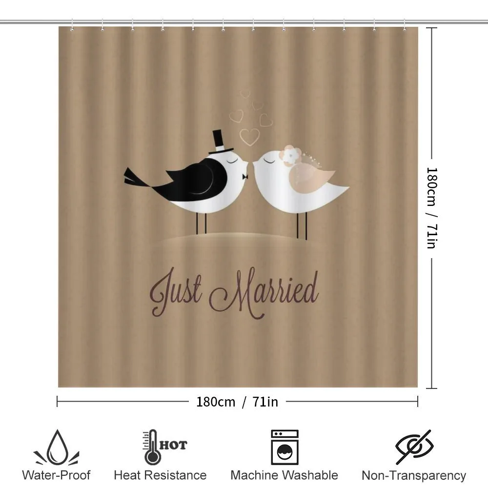 Just Married Birds Kiss — Detail 2