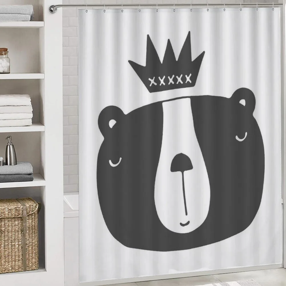 Humorous Bear in Crown — Detail 4
