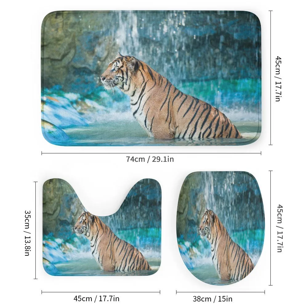 Feline Animal in Pond — Detail 1