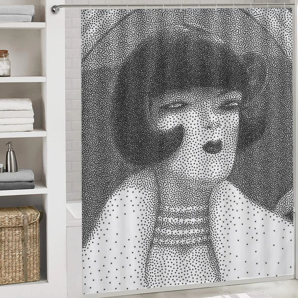 Bob Haired Posh Lady — Detail 4